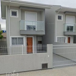 Casa Residencial com 66m², 2 quartos, 1 suíte, 2 garagens, no bairro Praia do Sonho em Palhoça