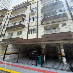 Apartamentos com 69m², 2 quartos, 1 garagem, no bairro Centro em Balneário Camboriú