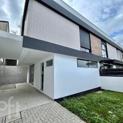 Casa Residencial com 120m², 3 quartos, 3 suítes, 4 garagens, no bairro Rio tavares central em Florianópolis