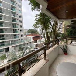 Apartamentos com 131m², 3 quartos, 1 suíte, 2 garagens, no bairro Centro em Florianópolis