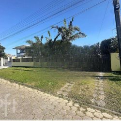 Casa Residencial com 60m², 3 quartos, 4 garagens, no bairro Pinheira em Palhoça