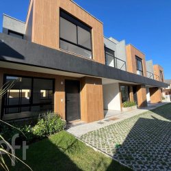 Casa Residencial com 123m², 3 quartos, 1 suíte, no bairro Moenda em Florianópolis