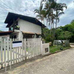 Casa Residencial com 200m², 4 quartos, no bairro Campeche Norte em Florianópolis