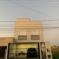 Casa Residencial com 176m², 3 quartos, 1 suíte, 2 garagens, no bairro Campeche Central em Florianópolis