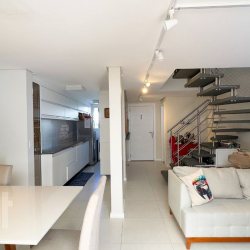 Casa Residencial com 78m², 2 quartos, 2 suítes, 1 garagem, no bairro Morro das Pedras em Florianópolis