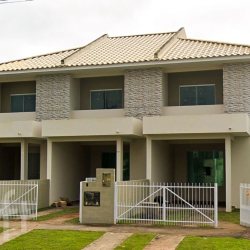 Casa Residencial com 95m², 2 quartos, 2 suítes, 2 garagens, no bairro Ingleses em Florianópolis