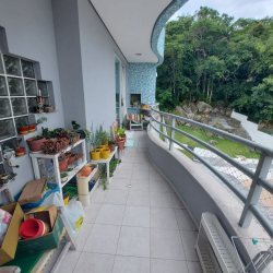 Apartamentos com 98m², 3 quartos, 1 suíte, 2 garagens, no bairro Jurere Leste em Florianópolis