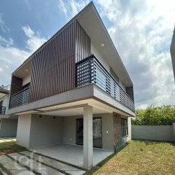 Casa Residencial com 182m², 3 quartos, 2 suítes, no bairro Morro das Pedras em Florianópolis