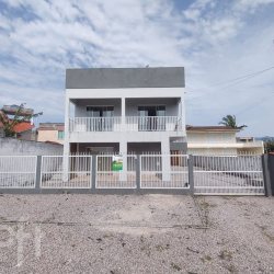 Casa Residencial com 370m², 5 quartos, 3 garagens, no bairro Pinheira em Palhoça