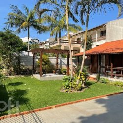 Casa Residencial com 95m², 3 quartos, 1 suíte, 3 garagens, no bairro Ingleses em Florianópolis