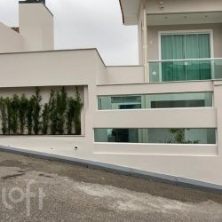 Casa Residencial com 170m², 4 quartos, 1 suíte, 3 garagens, no bairro Jardim Atlântico em Florianópolis