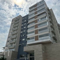 Apartamentos com 113m², 3 quartos, 1 suíte, 2 garagens, no bairro Canto em Florianópolis