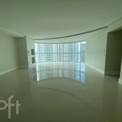 Apartamentos com 128m², 3 quartos, 3 suítes, 4 garagens, no bairro Centro em Balneário Camboriú