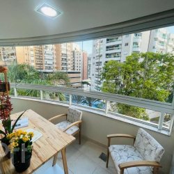 Apartamentos com 77m², 2 quartos, 1 suíte, 2 garagens, no bairro Itacorubi em Florianópolis