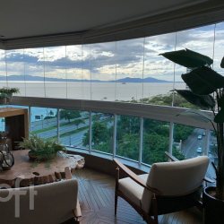 Apartamentos com 222m², 3 quartos, 3 suítes, 4 garagens, no bairro Agronômica em Florianópolis