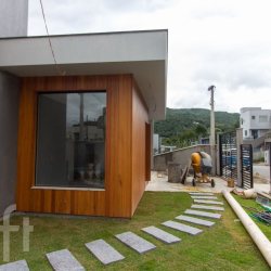 Casa Residencial com 280m², 3 quartos, 3 suítes, no bairro Córrego Grande em Florianópolis