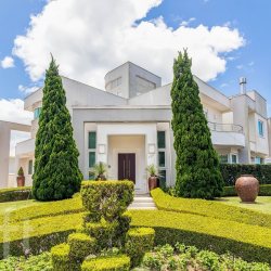 Casa Residencial com 640m², 4 quartos, 4 suítes, 4 garagens, no bairro Jurere Oeste em Florianópolis