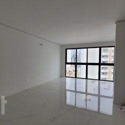 Apartamentos com 112m², 3 quartos, 3 suítes, 2 garagens, no bairro Centro em Balneário Camboriú