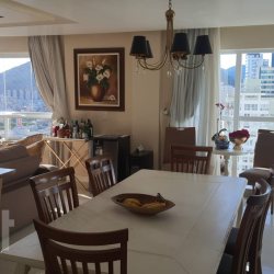 Apartamentos com 213m², 4 quartos, 4 suítes, 2 garagens, no bairro Centro em Balneário Camboriú