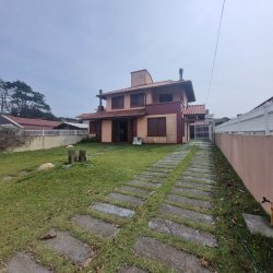 Casa Residencial com 155m², 4 quartos, 1 suíte, no bairro Tapera da Base em Florianópolis