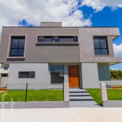 Casa Residencial com 140m², 3 quartos, 1 suíte, no bairro Moenda em Florianópolis