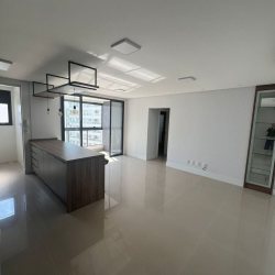 Apartamentos com 87m², 2 quartos, 1 suíte, 3 garagens, no bairro Agronômica em Florianópolis