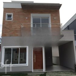 Casa Residencial com 144m², 3 quartos, 3 suítes, 1 garagem, no bairro Recanto dos Açores em Florianópolis