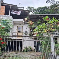 Casa Residencial com 130m², 2 quartos, 1 suíte, no bairro Forquilhas em São José