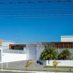 Casa Residencial com 135m², 4 quartos, 2 suítes, 2 garagens, no bairro Ingleses em Florianópolis