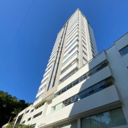 Apartamentos com 100m², 2 quartos, 2 suítes, 2 garagens, no bairro Pioneiros em Balneário Camboriú