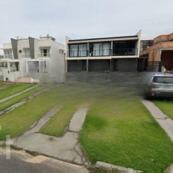 Casa Residencial com 106m², 2 quartos, 2 suítes, 2 garagens, no bairro Ingleses em Florianópolis