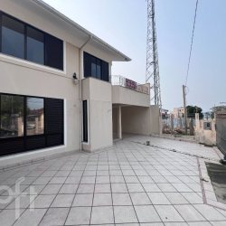 Casa Residencial com 298m², 3 quartos, 1 suíte, 4 garagens, no bairro Coqueiros em Florianópolis