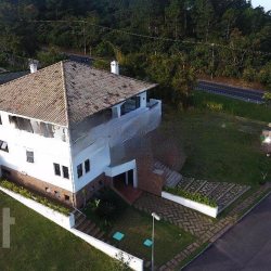 Casa Residencial com 576m², 5 quartos, 2 suítes, no bairro Itacorubi em Florianópolis