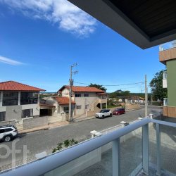 Apartamentos com 94m², 3 quartos, 1 suíte, 2 garagens, no bairro Lagoa Pequena em Florianópolis