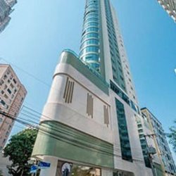 Apartamentos com 137m², 3 quartos, 3 suítes, 2 garagens, no bairro Centro em Balneário Camboriú