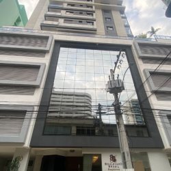 Apartamentos com 122m², 3 quartos, 3 suítes, 2 garagens, no bairro Centro em Balneário Camboriú