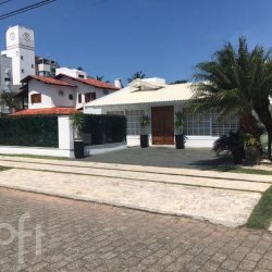 Casa Residencial com 320m², 4 quartos, 4 suítes, 2 garagens, no bairro Jurere Oeste em Florianópolis