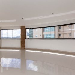 Apartamentos com 150m², 4 quartos, 4 suítes, 3 garagens, no bairro Centro em Balneário Camboriú