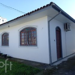 Casa Residencial com 96m², 3 quartos, 1 suíte, 2 garagens, no bairro Itacorubi em Florianópolis