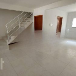 Casa Residencial com 70m², 2 quartos, 3 garagens, no bairro Forquilhas em São José