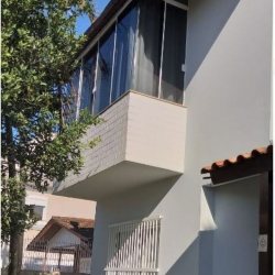 Casa Residencial com 300m², 4 quartos, 1 suíte, no bairro Canasvieiras em Florianópolis