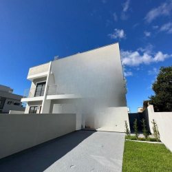 Casa Residencial com 110m², 2 quartos, 1 suíte, 1 garagem, no bairro Aririu da Formiga em Palhoça