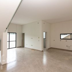 Casa Residencial com 145m², 3 quartos, 3 suítes, no bairro Córrego Grande em Florianópolis