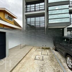 Apartamentos com 110m², 2 quartos, 1 suíte, 2 garagens, no bairro Pioneiros em Balneário Camboriú