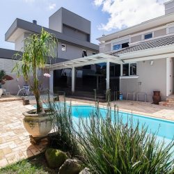 Casa Residencial com 257m², 4 quartos, 4 suítes, 2 garagens, no bairro Jurere Oeste em Florianópolis