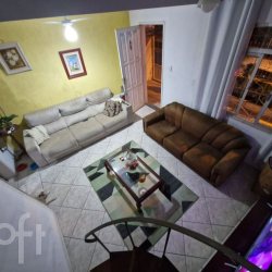 Casa Residencial com 93m², 3 quartos, 1 suíte, no bairro Centro em Florianópolis