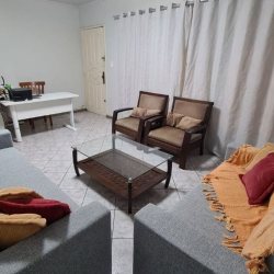 Casa Residencial com 171m², 4 quartos, 1 suíte, 3 garagens, no bairro Trindade em Florianópolis