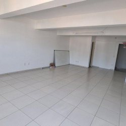 Sala com 180m², no bairro Centro em Florianópolis