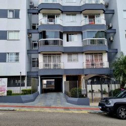 Apartamentos com 77m², 3 quartos, 1 suíte, 1 garagem, no bairro Canto em Florianópolis