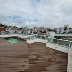 Cobertura com 273m², 3 quartos, 3 suítes, 3 garagens, no bairro Coqueiros em Florianópolis